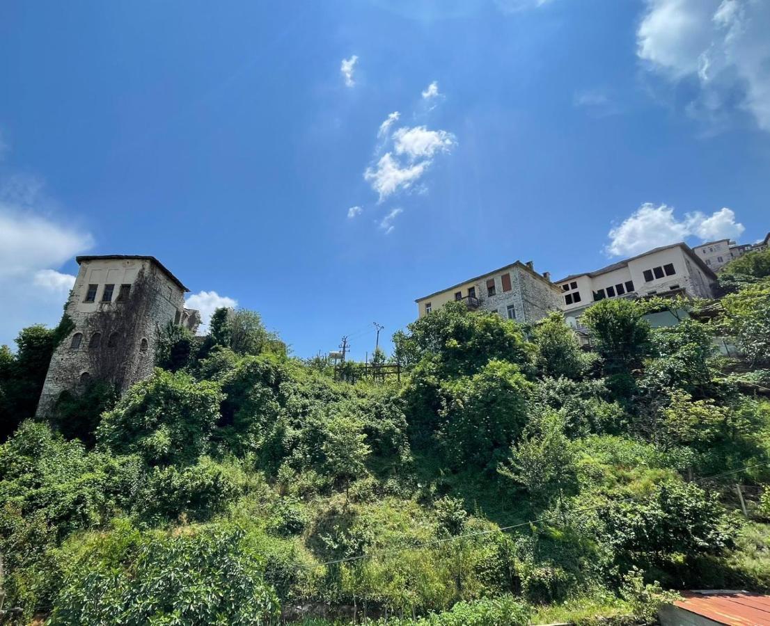 Latifi Guesthouse Gjirokaster Exterior photo