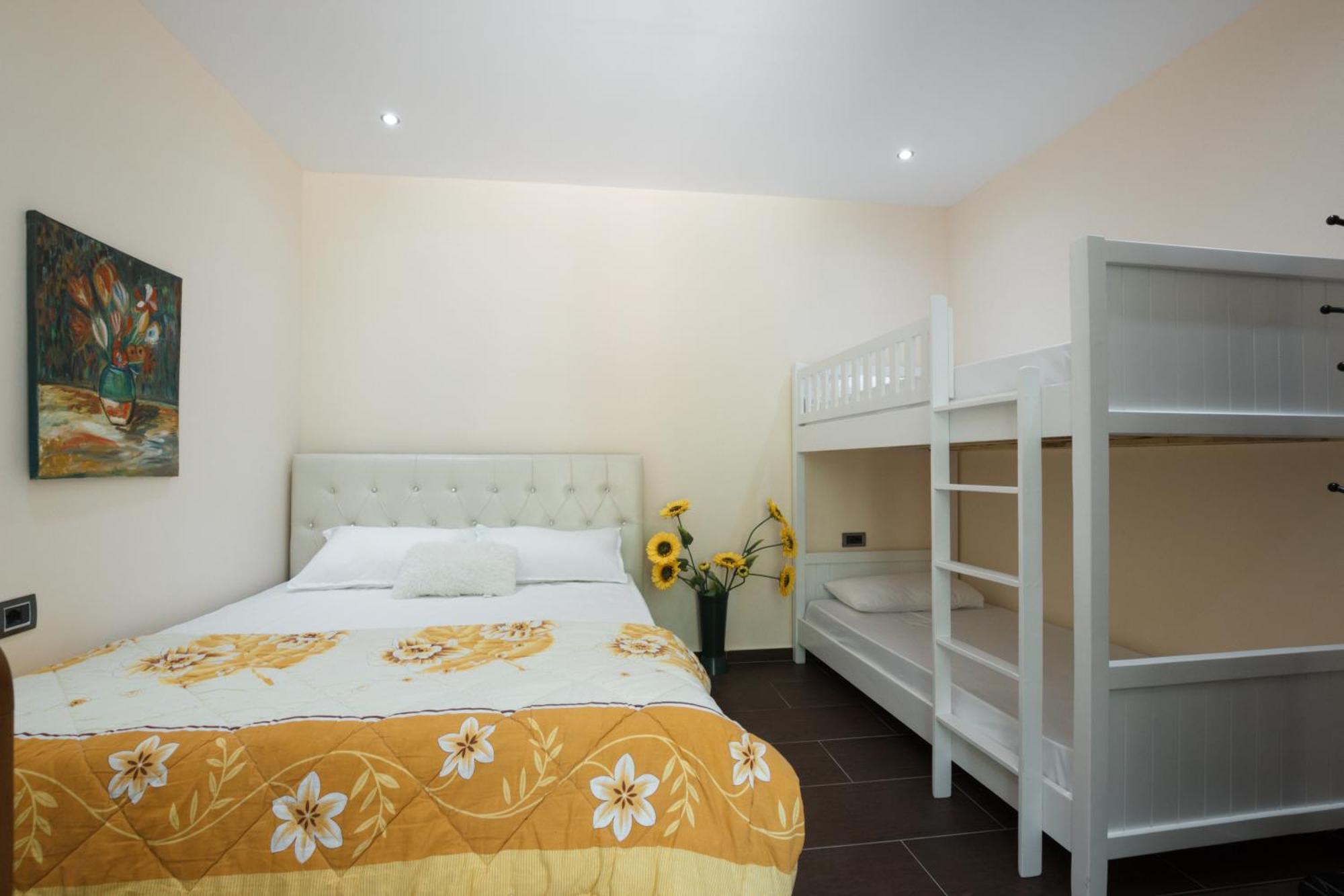 Latifi Guesthouse Gjirokaster Exterior photo