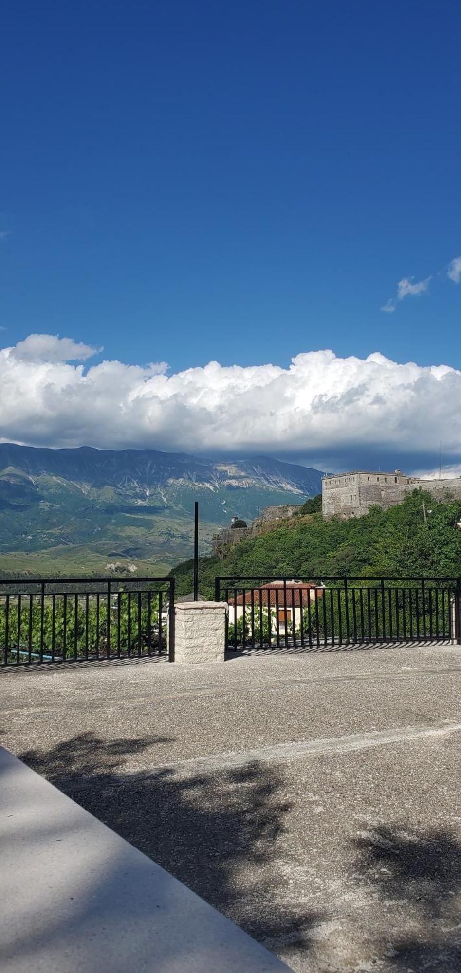 Latifi Guesthouse Gjirokaster Exterior photo